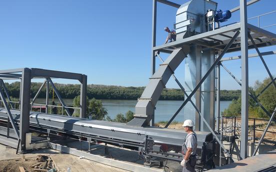 Закритий стрічковий конвеєр та норія Grain Capital на терміналі