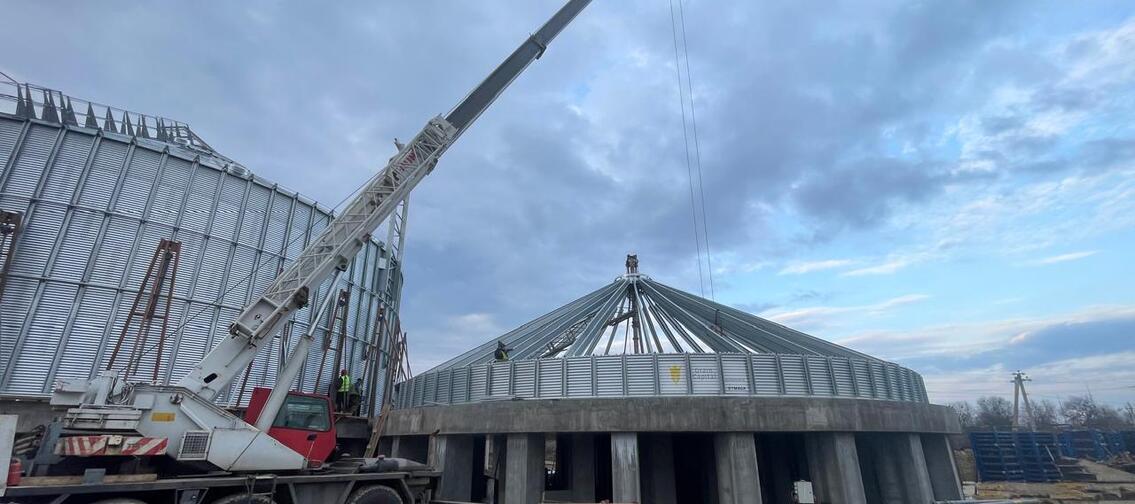 Installation of a grain silo