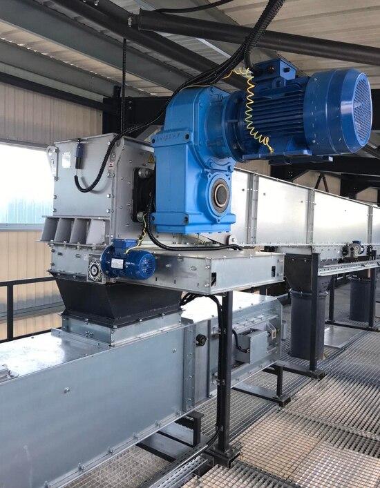 Приводна секція ланцюгового конвеєра з мотор-редуктором